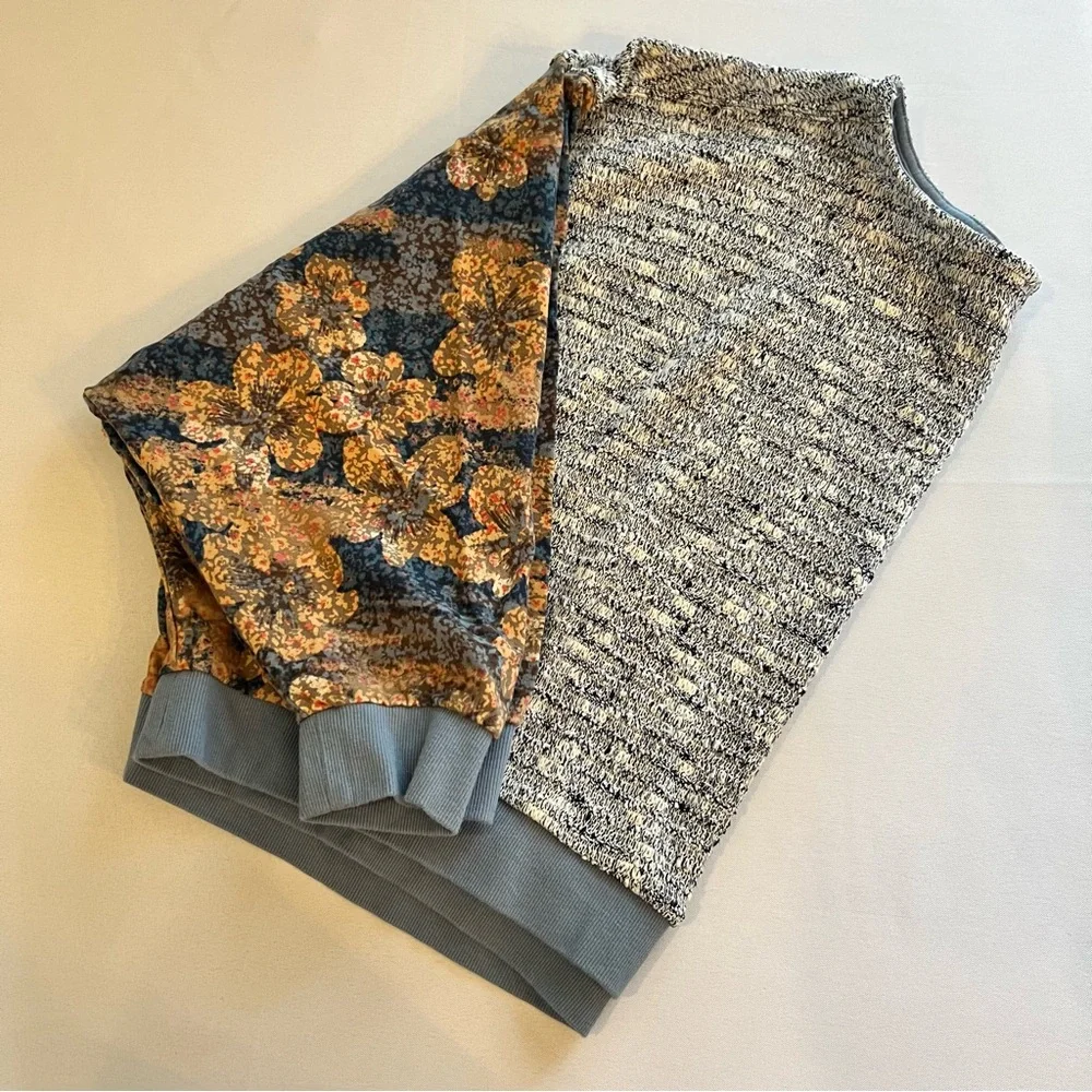 Saturday Sunday Crew Neck Cropped Sweater with Floral Patterned Sleeves, Size L - Picture 5 of 6